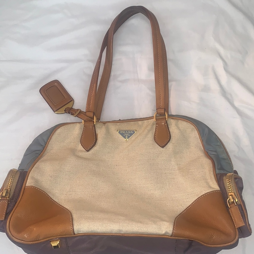 Shoulder Prada bag!